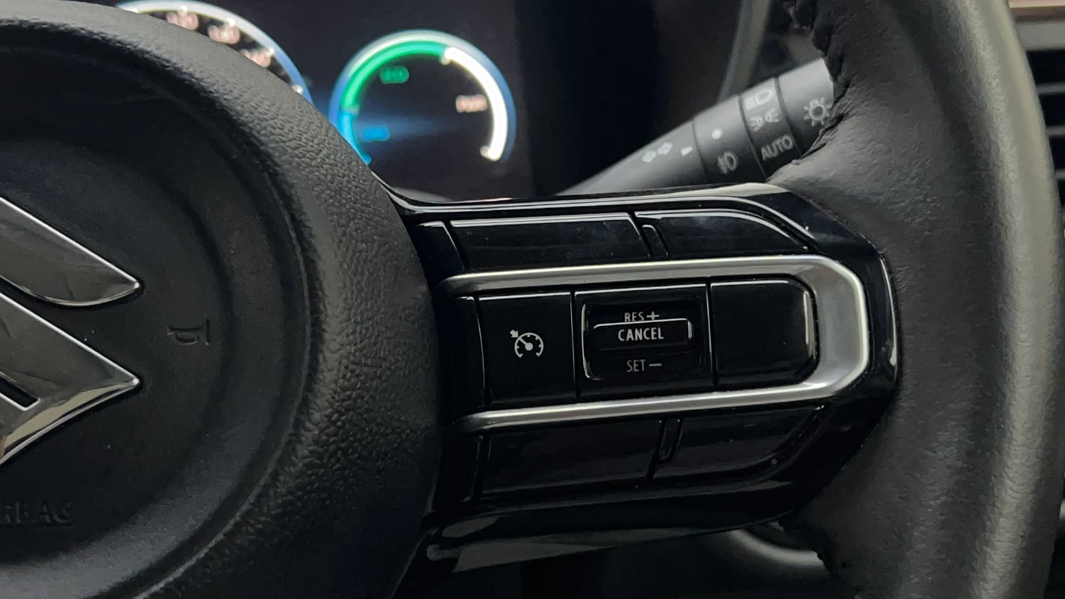 Used 2025 Maruti Suzuki Victoris ZXI+ (O) THS 2W Hybrid Automatic top_features Cruise control