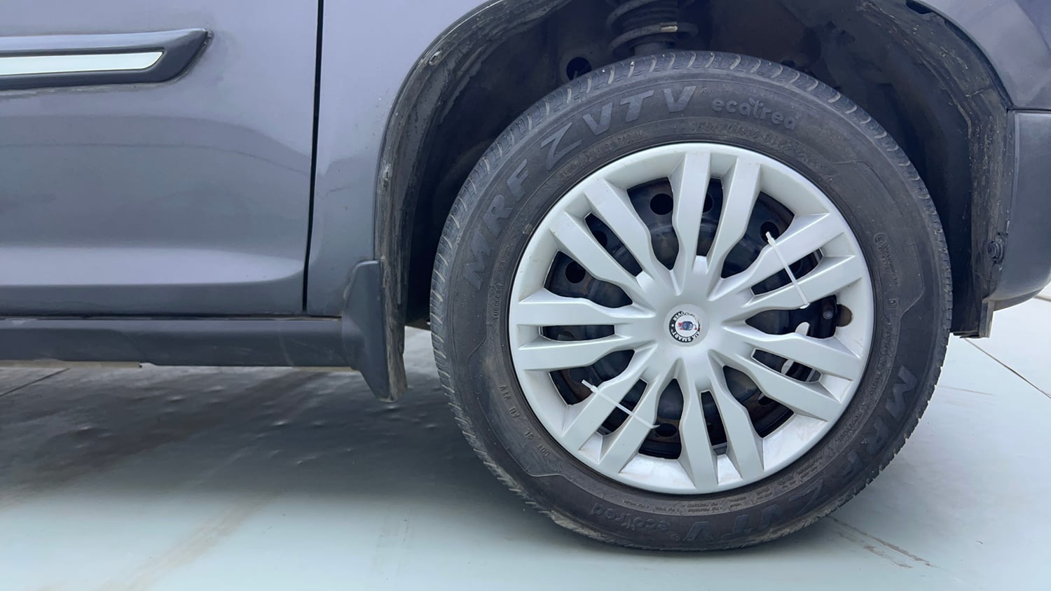 Used 2021 Maruti Suzuki S-Presso VXi AMT Petrol Automatic tyres RIGHT FRONT TYRE RIM VIEW