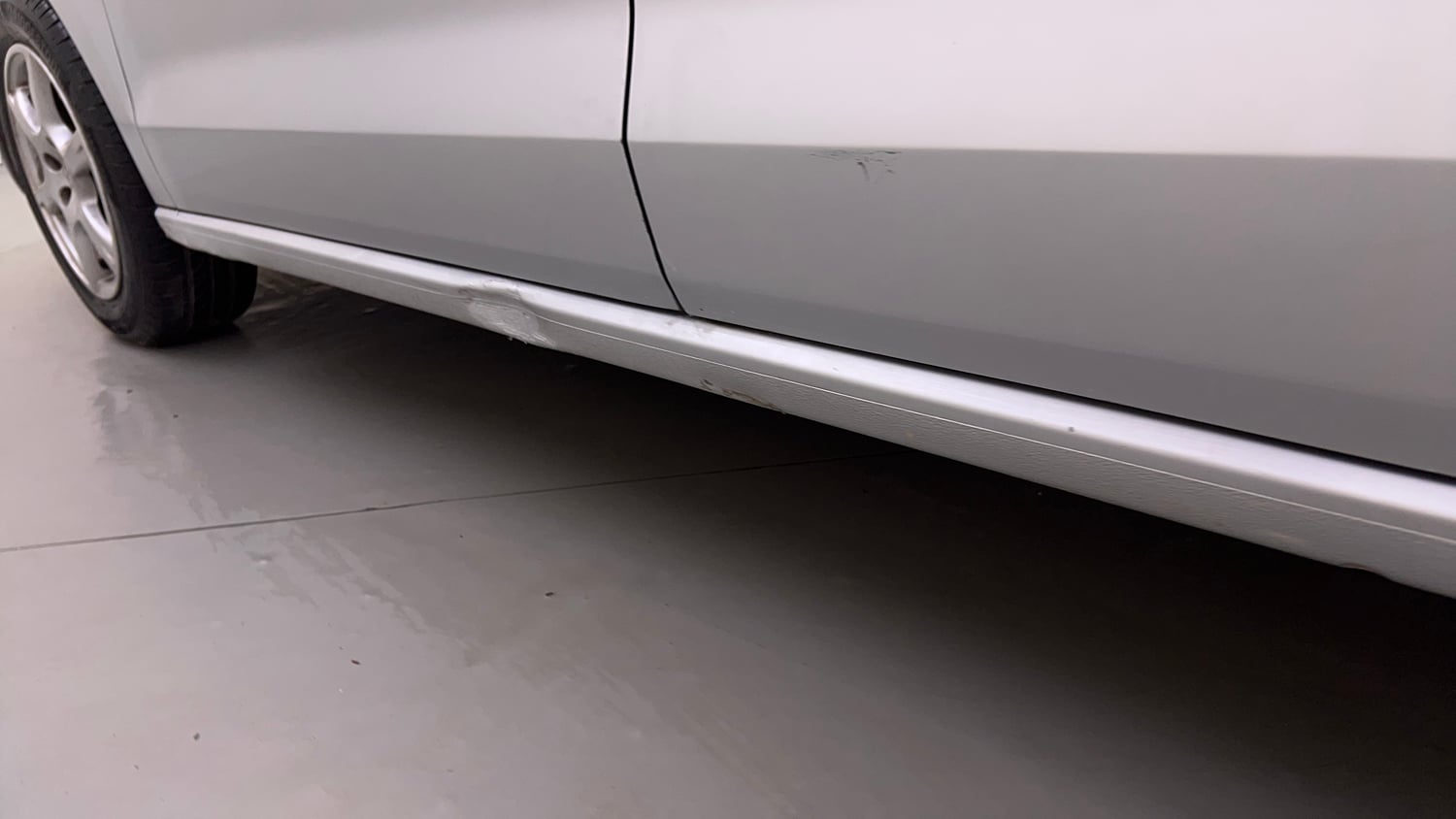 Used 2014 Volkswagen Vento Highline Petrol Petrol Manual dents MINOR DENT