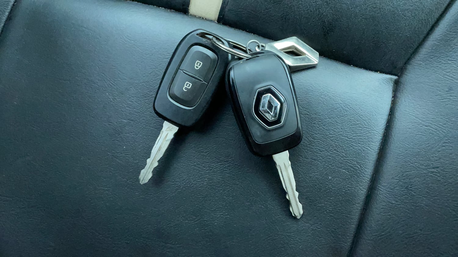 Used 2021 Renault Duster RXZ 1.5 Petrol MT Petrol Manual extra CAR KEY VIEW