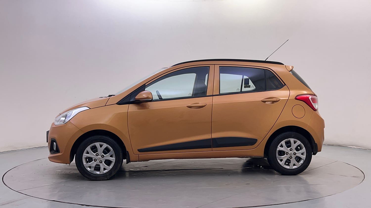 Used 2016 Hyundai Grand i10 Sportz 1.2 Kappa VTVT Petrol Manual exterior LEFT SIDE VIEW