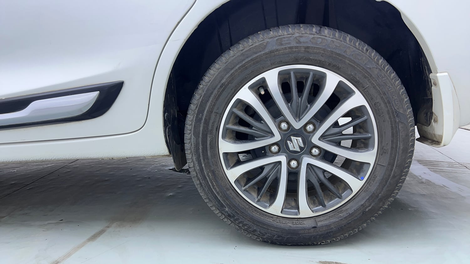 Used 2023 Maruti Suzuki Ertiga ZXi (O) CNG Cng Manual tyres LEFT REAR TYRE RIM VIEW
