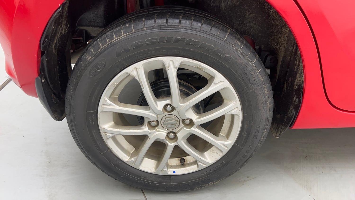 Used 2019 Maruti Suzuki Swift ZDi AMT Diesel Automatic tyres RIGHT REAR TYRE RIM VIEW