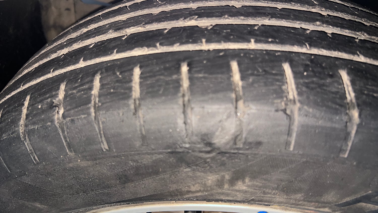 Used 2018 Maruti Suzuki Swift ZXi AMT Petrol Automatic tyres LEFT FRONT TYRE TREAD VIEW