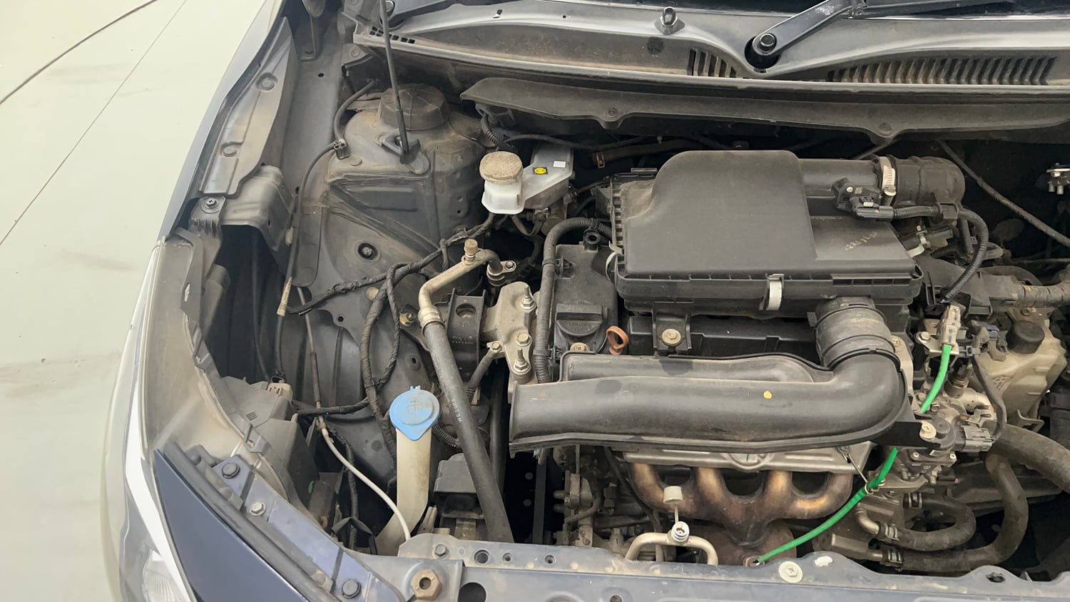 Used 2022 Maruti Suzuki Baleno Zeta AGS Petrol Automatic engine ENGINE RIGHT SIDE VIEW