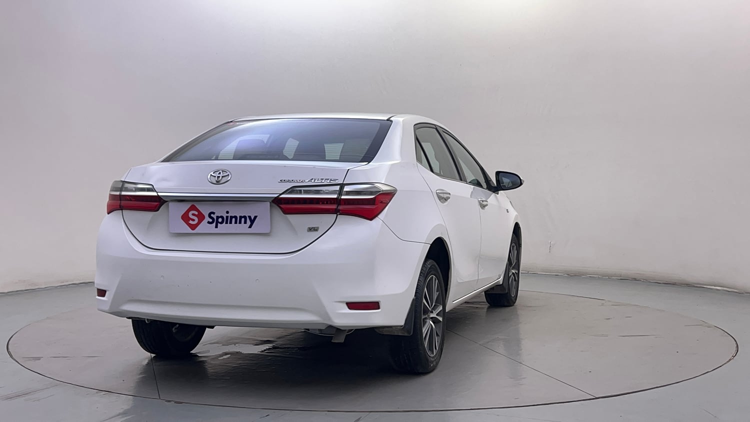 Used 2018 Toyota Corolla Altis VL CVT Petrol Petrol Automatic exterior RIGHT REAR CORNER VIEW