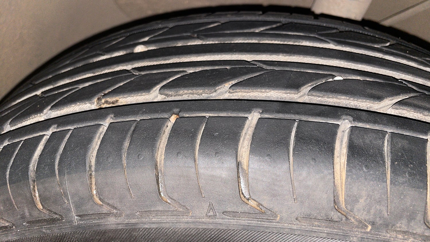 Used 2016 Hyundai Creta 1.6 SX Plus Petrol Petrol Manual tyres LEFT FRONT TYRE TREAD VIEW