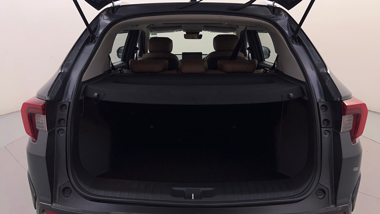 Used 2025 Honda Elevate ZX CVT Petrol Automatic interior DICKY INSIDE VIEW
