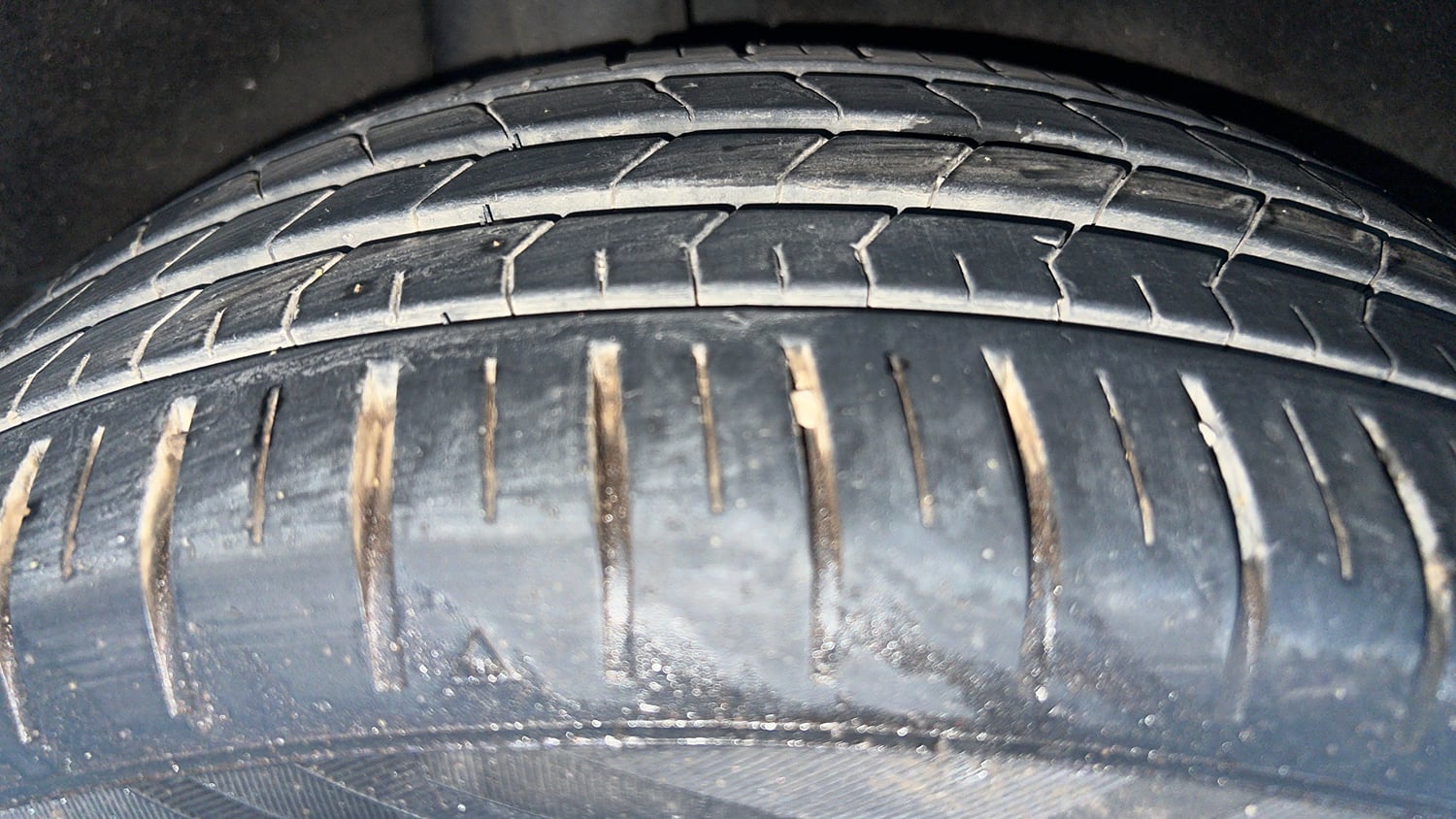 Used 2017 Maruti Suzuki Baleno Zeta 1.2 AT Petrol Automatic tyres RIGHT REAR TYRE TREAD VIEW