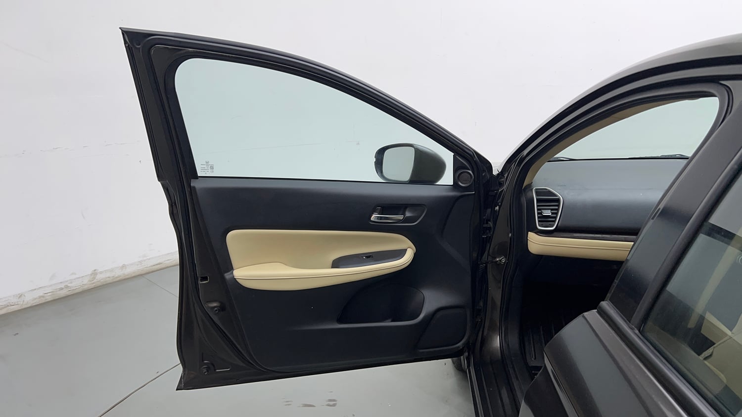 Used 2021 Honda City ZX CVT Petrol Petrol Automatic interior LEFT FRONT DOOR OPEN VIEW