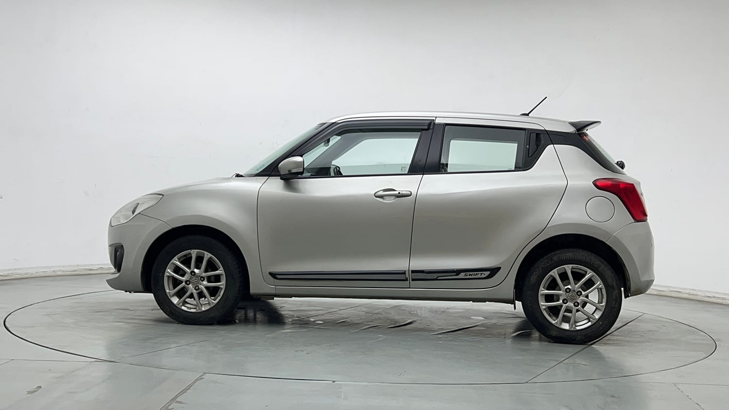 Used 2018 Maruti Suzuki Swift ZXi AMT Petrol Automatic exterior LEFT SIDE VIEW