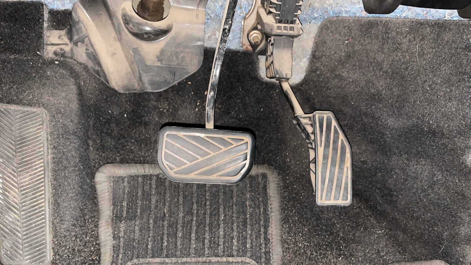 Used 2019 Maruti Suzuki XL6 Alpha AT Petrol Petrol Automatic interior PEDALS VIEW