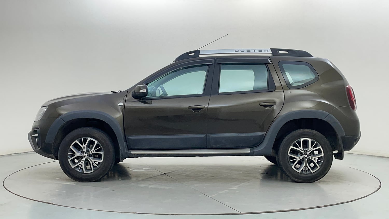 Used 2021 Renault Duster RXZ 1.5 Petrol MT Petrol Manual exterior LEFT SIDE VIEW