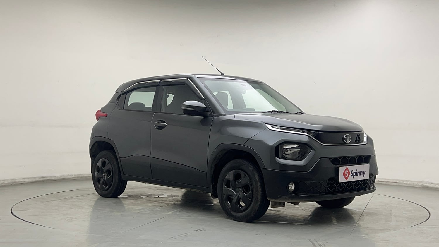 Used 2022 Tata Punch Accomplished MT Petrol Manual exterior RIGHT FRONT CORNER VIEW