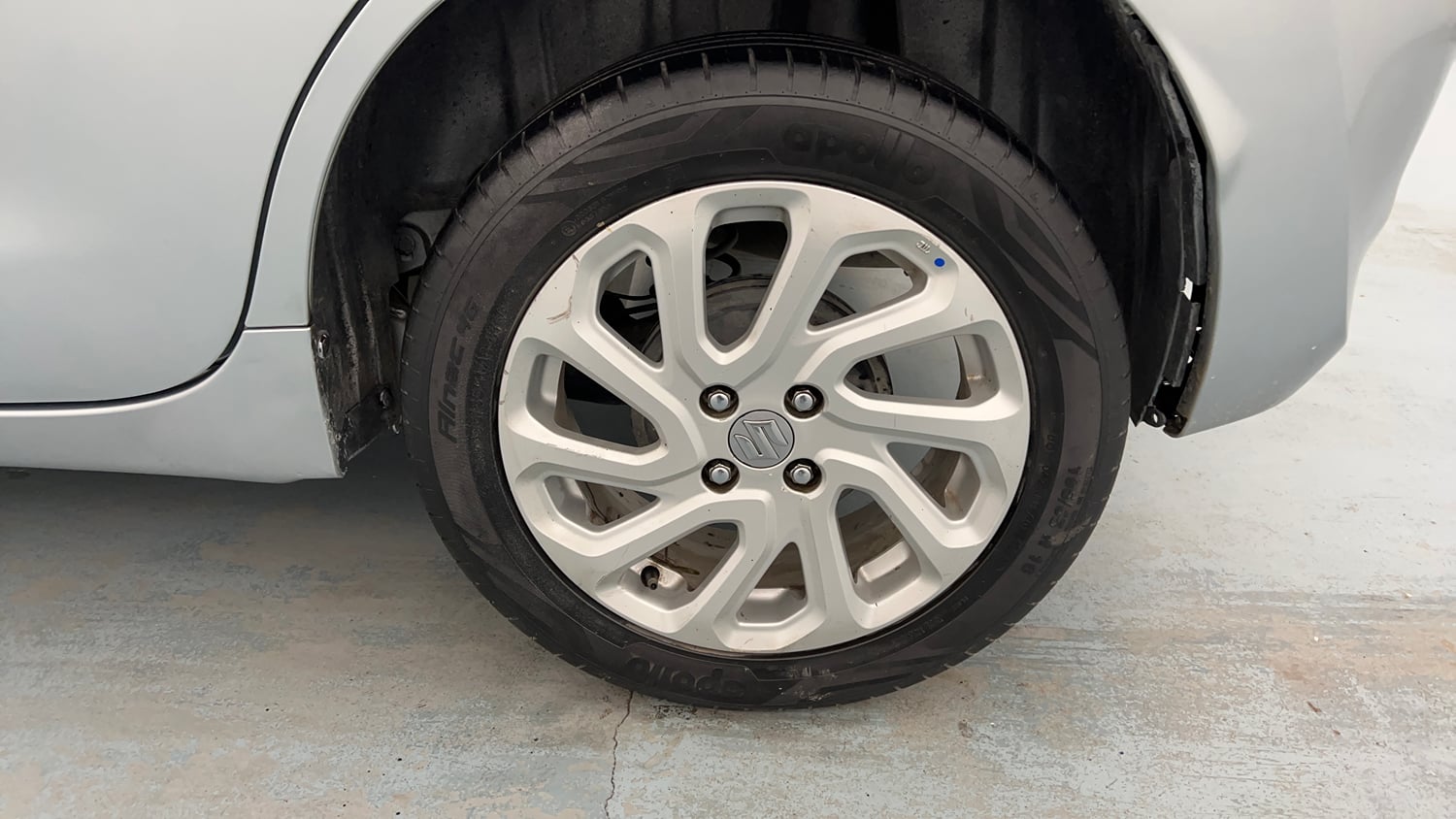 Used 2022 Maruti Suzuki Baleno Zeta MT Petrol Manual tyres LEFT REAR TYRE RIM VIEW