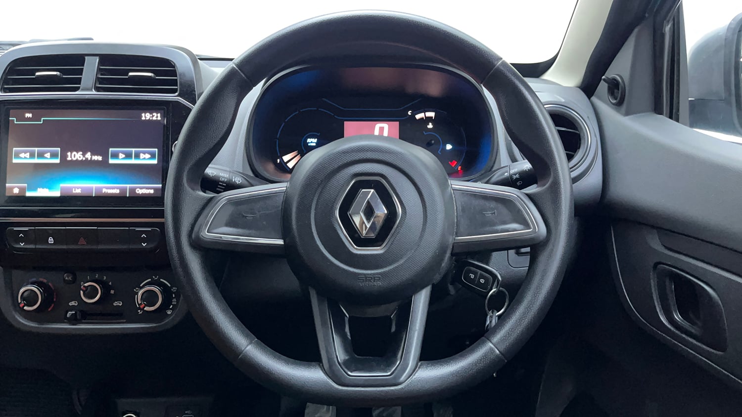 Used 2022 Renault Kwid RXT 1.0 (O) Petrol Manual interior STEERING VIEW