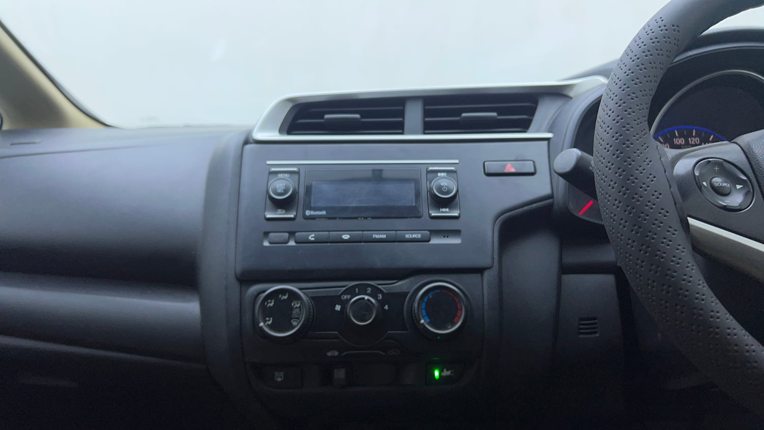 Used 2016 Honda Jazz SV Petrol Petrol Manual top_features Integrated (in-dash) music system