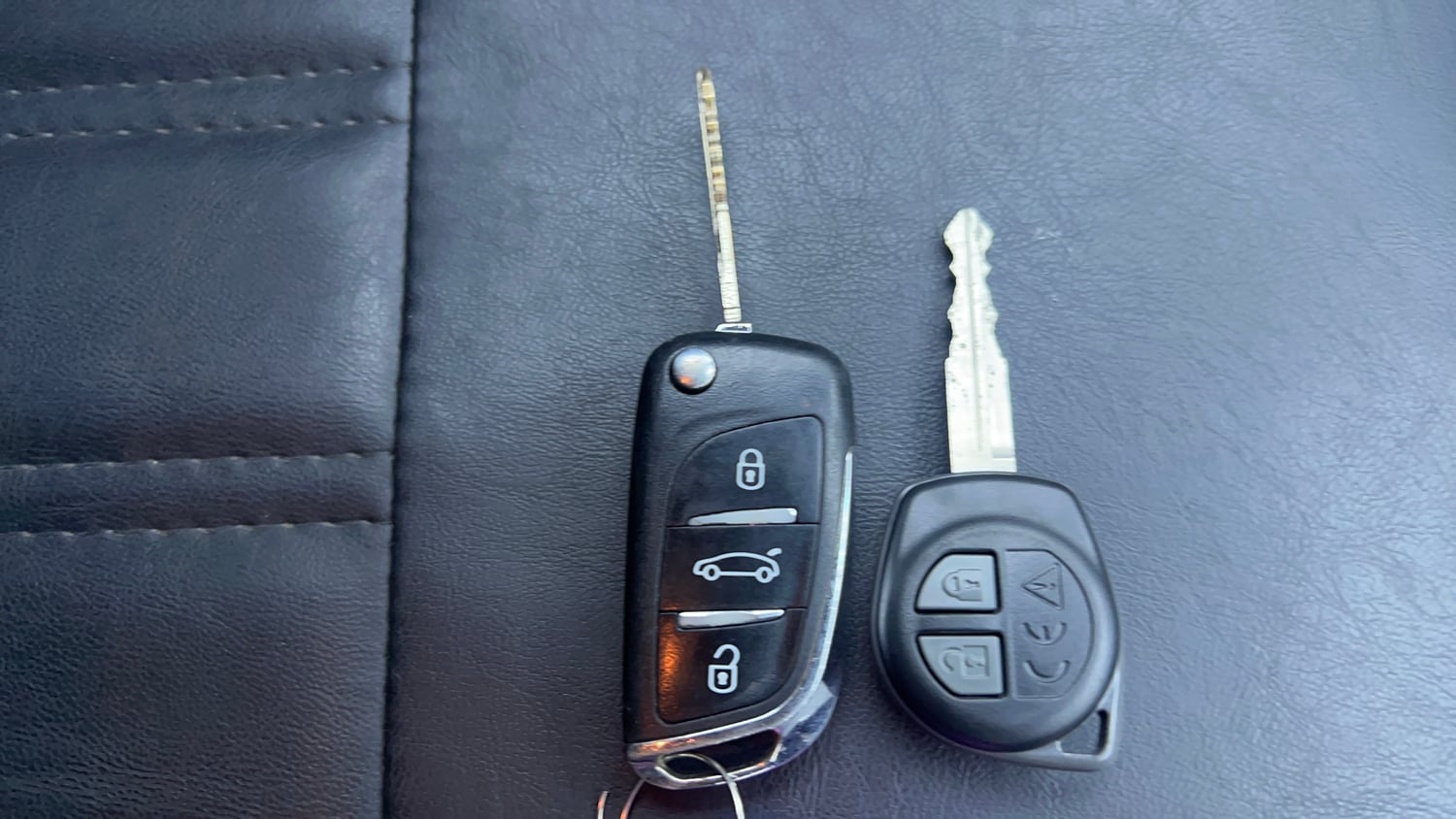 Used 2016 Maruti Suzuki Baleno Delta 1.2 AT Petrol Automatic extra CAR KEY VIEW