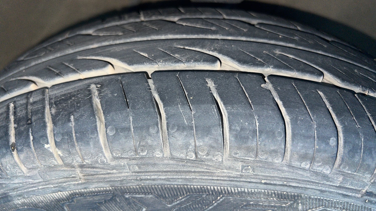 Used 2019 Maruti Suzuki Alto 800 VXi Petrol Manual tyres RIGHT FRONT TYRE TREAD VIEW