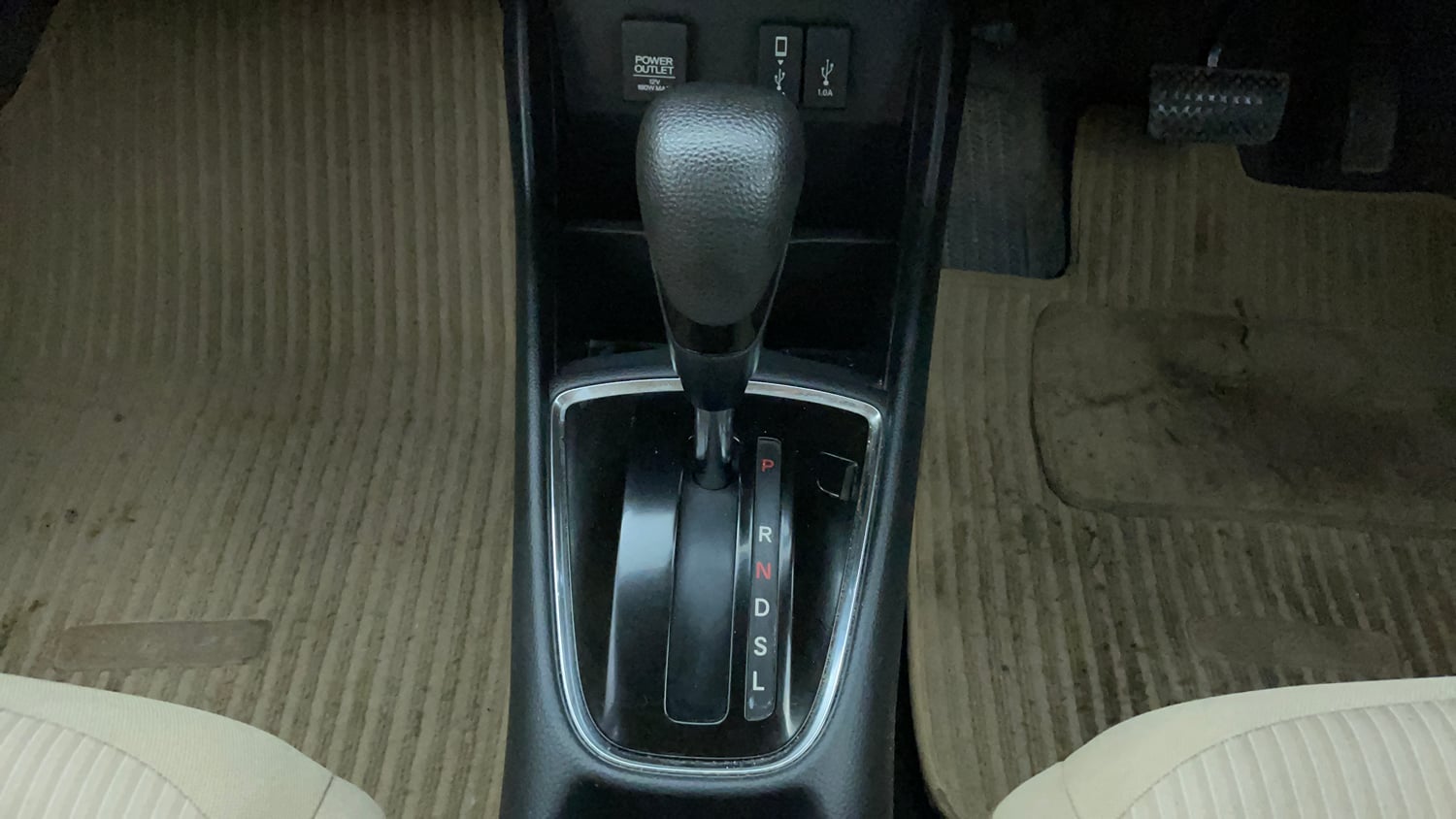 Used 2019 Honda Amaze 1.5 VX CVT Diesel Diesel Automatic interior GEAR  KNOB VIEW
