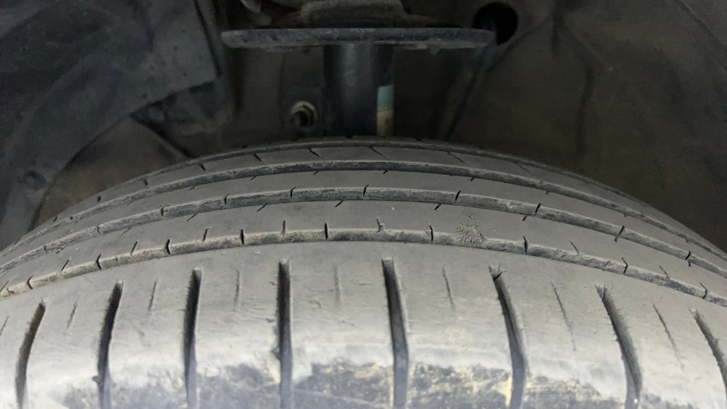 Used 2022 Maruti Suzuki Baleno Alpha MT Petrol Manual tyres LEFT FRONT TYRE TREAD VIEW