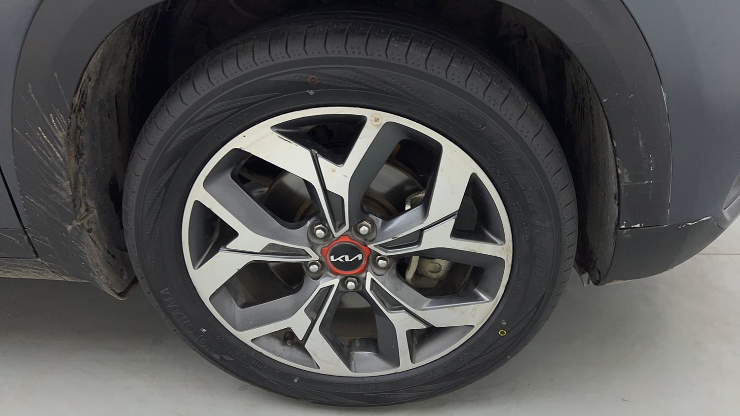 Used 2023 Kia Seltos X Line 1.4 DCT Petrol Automatic tyres RIGHT FRONT TYRE RIM VIEW