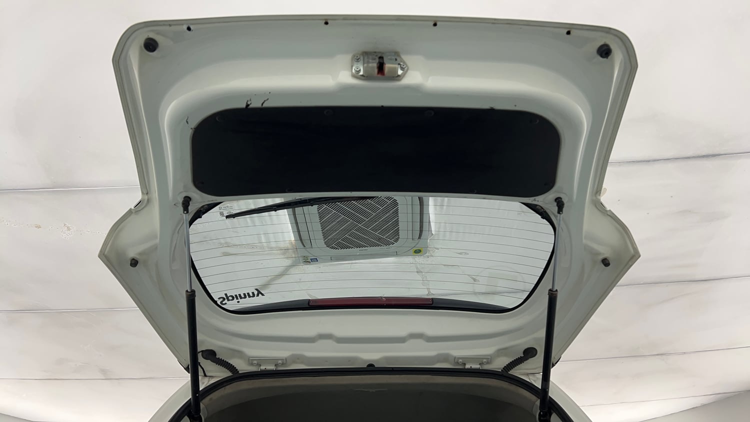 Used 2016 Maruti Suzuki Wagon R VXI Petrol Manual interior DICKY DOOR OPEN VIEW