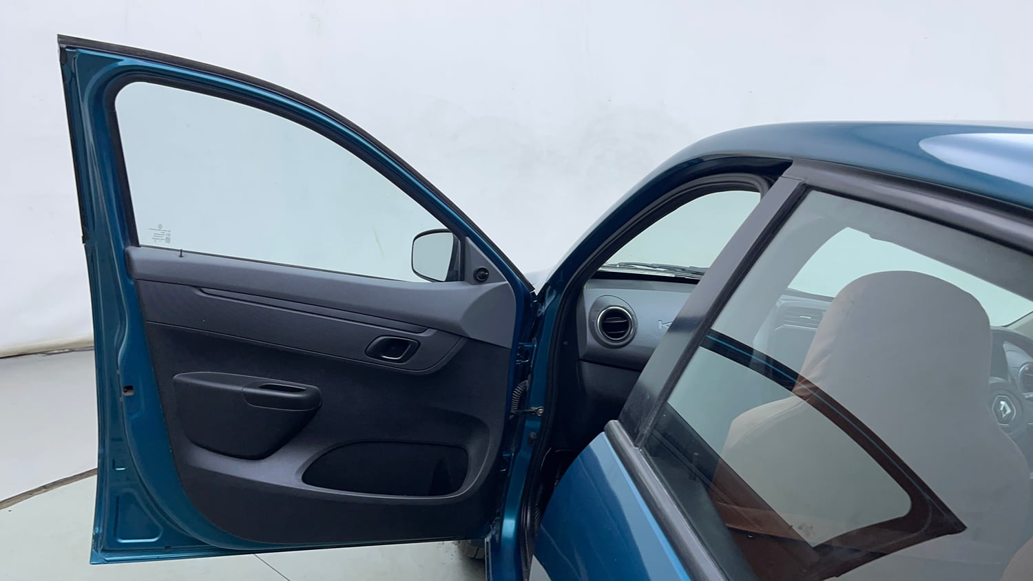 Used 2022 Renault Kwid RXT 1.0 (O) Petrol Manual interior LEFT FRONT DOOR OPEN VIEW