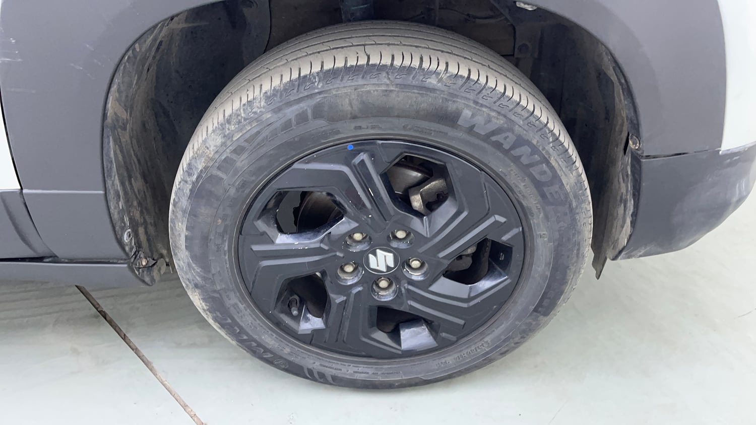 Used 2023 Maruti Suzuki Brezza ZXi Petrol Manual tyres RIGHT FRONT TYRE RIM VIEW