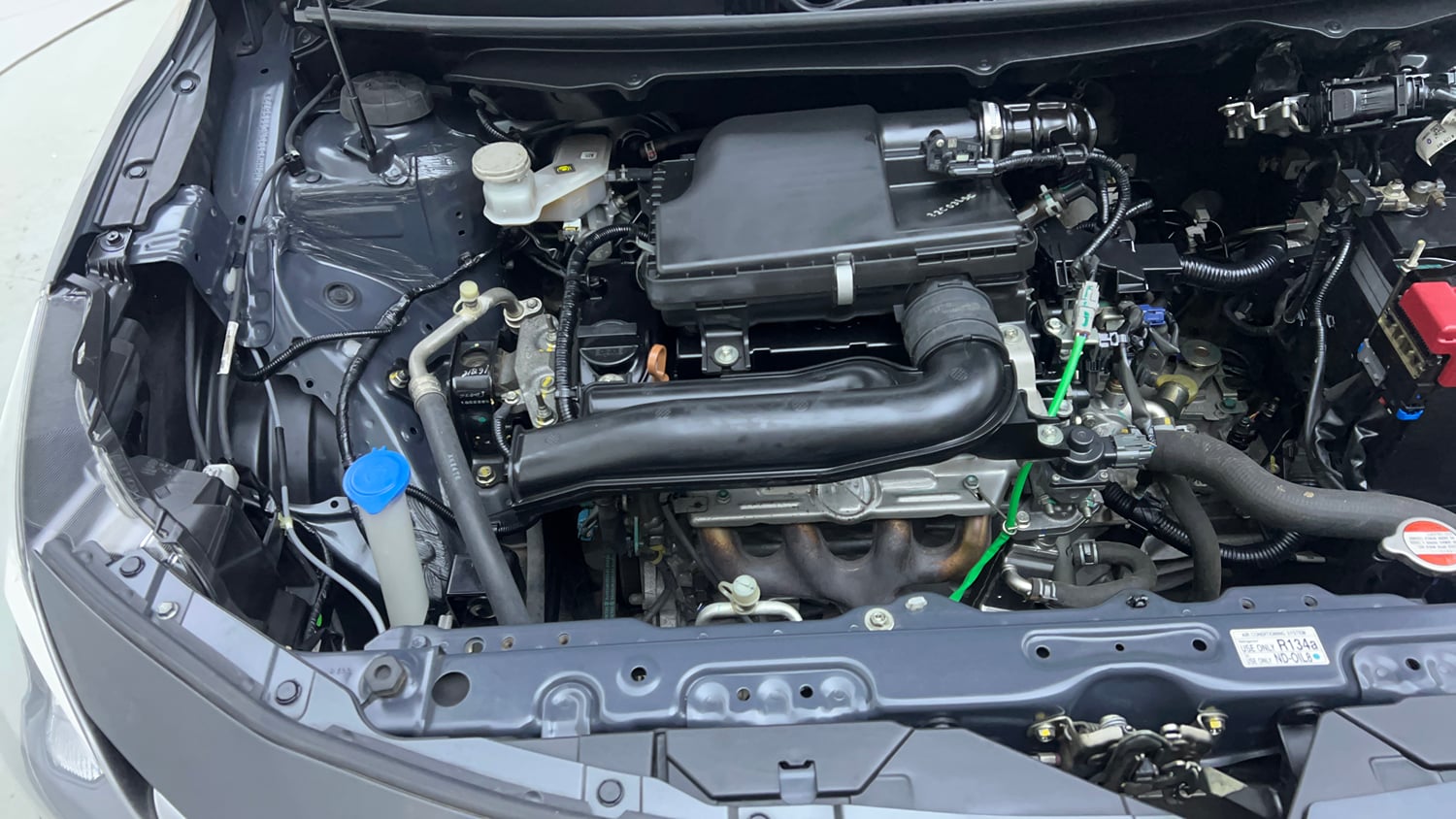Used 2022 Maruti Suzuki Baleno Alpha MT Petrol Manual engine ENGINE RIGHT SIDE VIEW