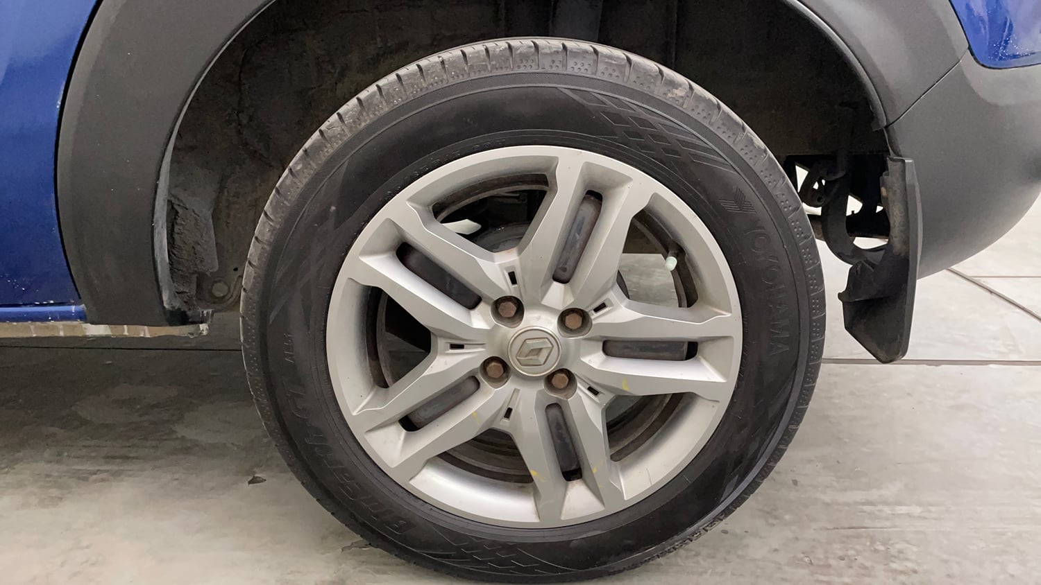 Used 2021 Renault Triber RXZ Petrol Manual tyres LEFT REAR TYRE RIM VIEW