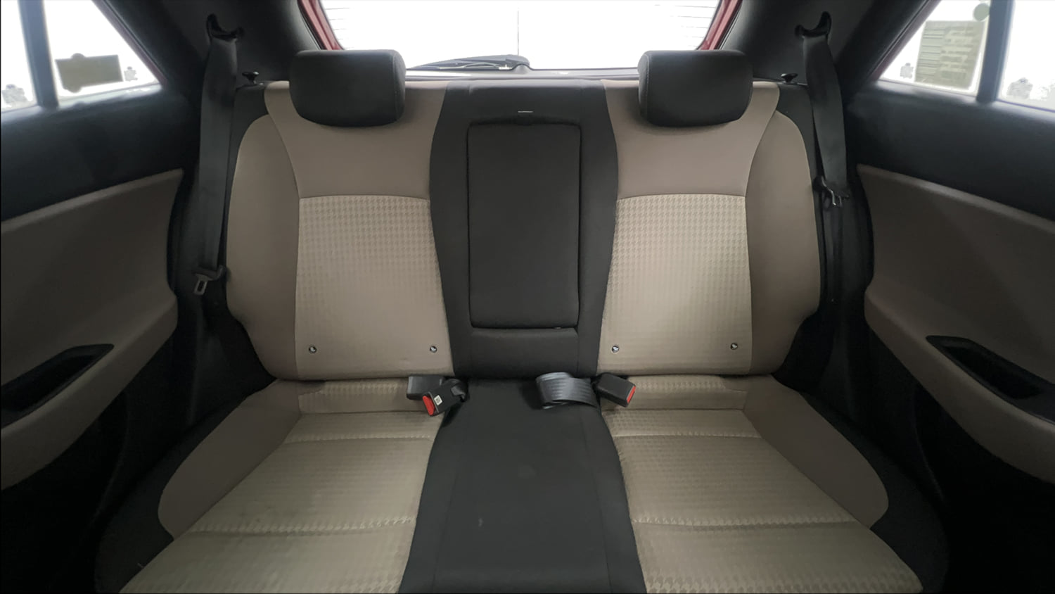Used 2018 Hyundai Elite i20 Asta 1.2 (O) Petrol Manual interior REAR SEAT CONDITION VIEW