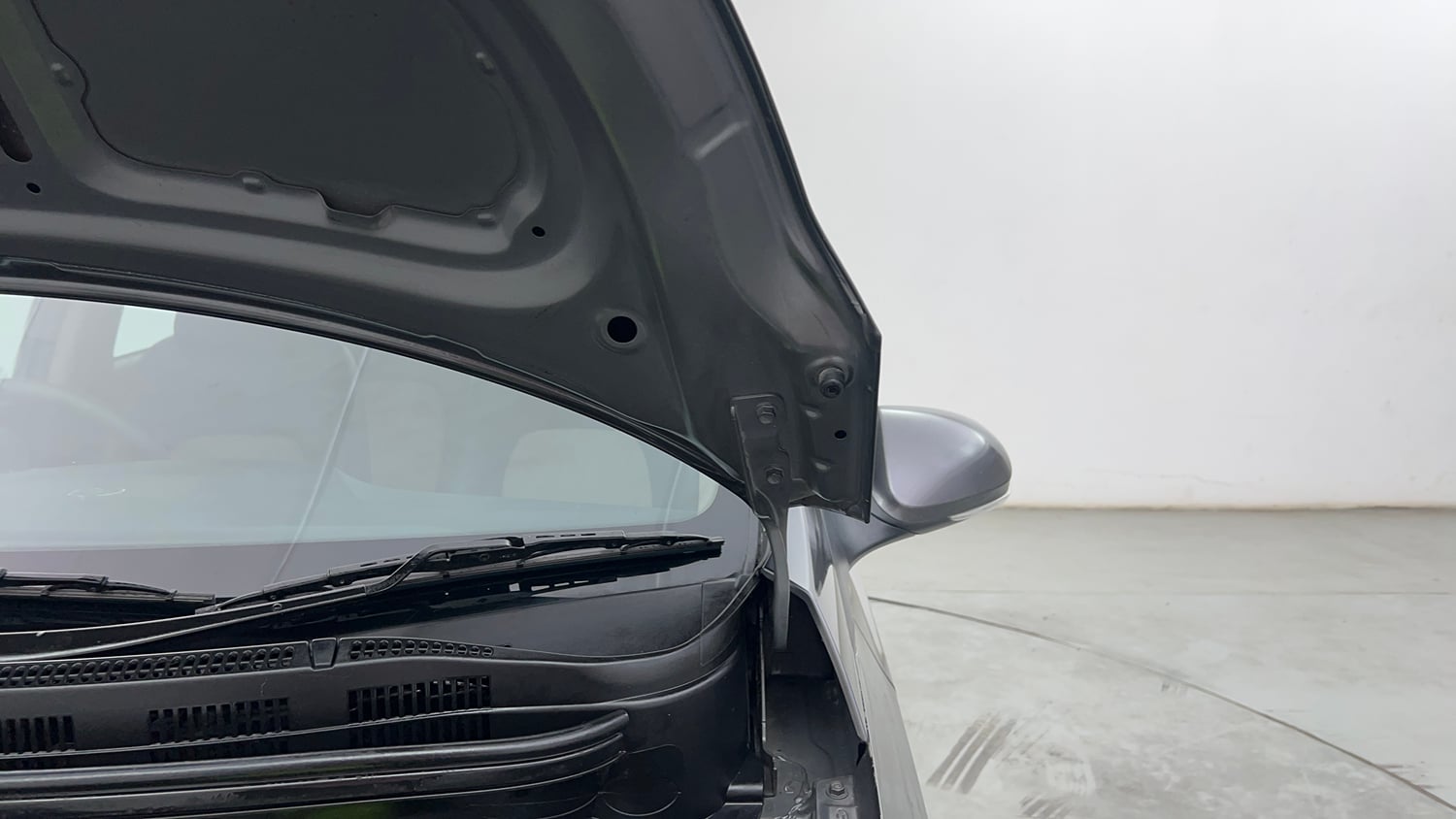 Used 2019 Hyundai Grand i10 Sportz 1.2 Kappa VTVT Petrol Manual engine ENGINE LEFT SIDE HINGE & APRON VIEW