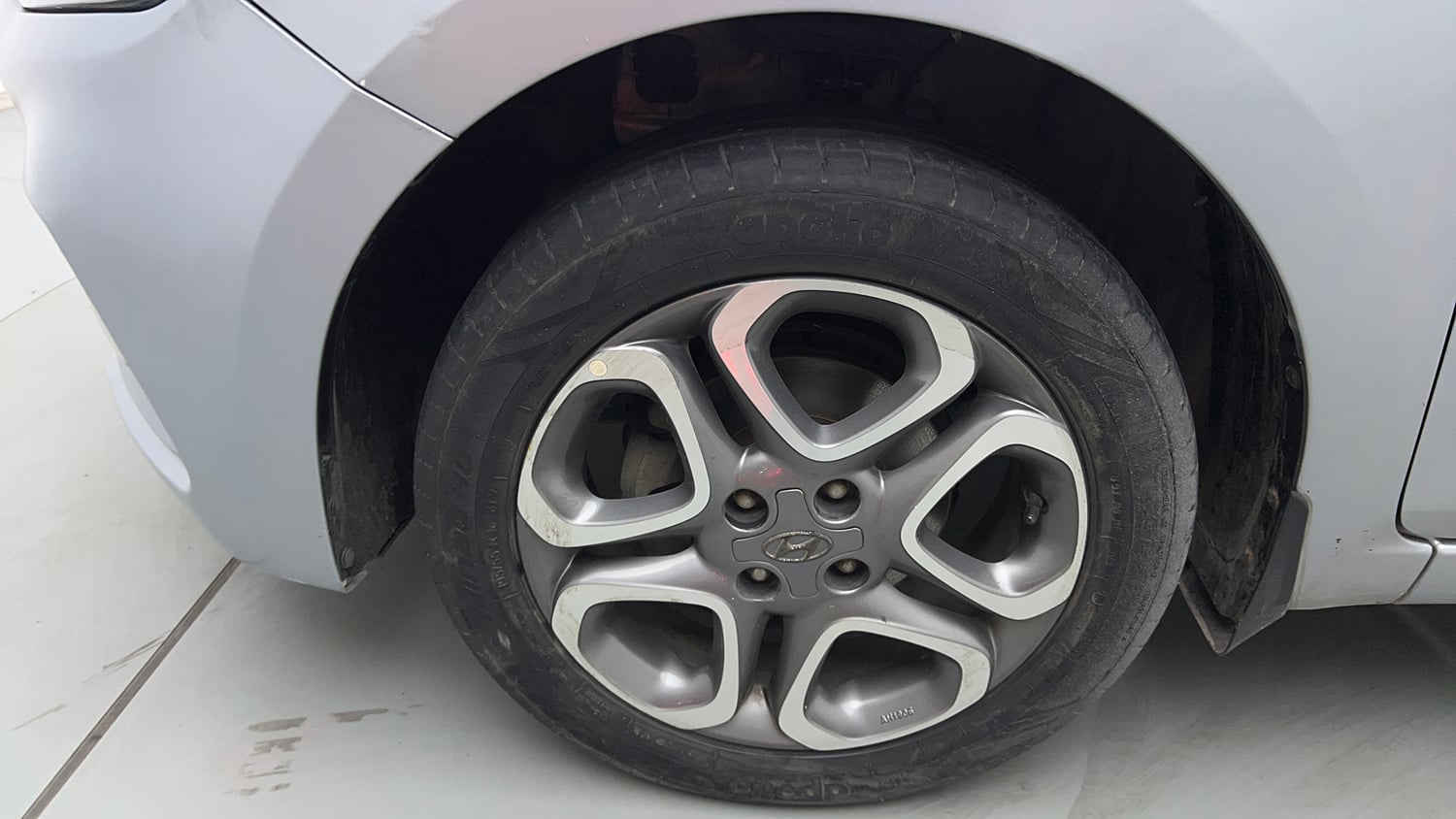 Used 2019 Hyundai Elite i20 Asta 1.2 (O) CVT Petrol Automatic tyres LEFT FRONT TYRE RIM VIEW