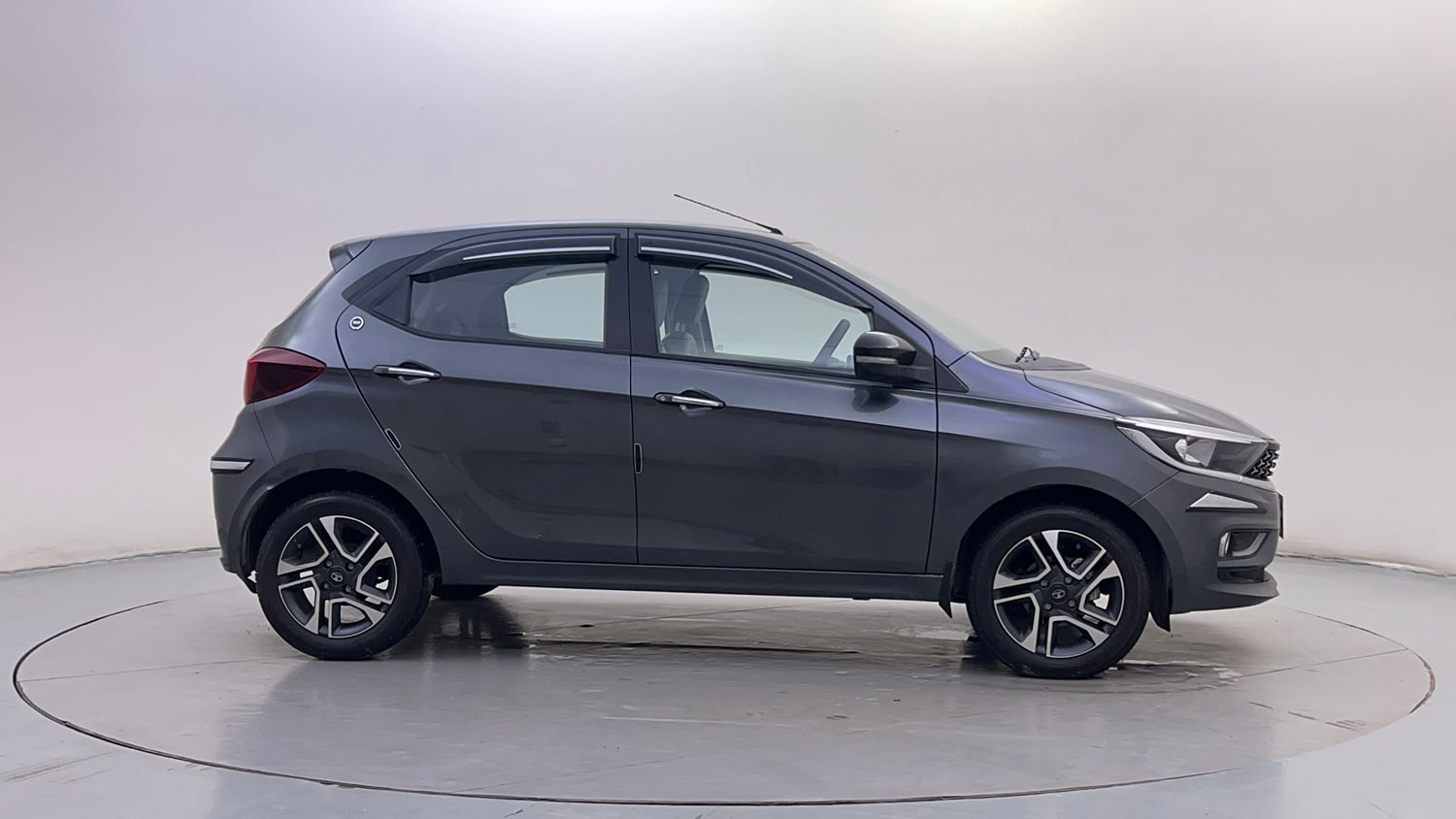 Used 2024 Tata Tiago XZA Plus Petrol Automatic exterior RIGHT SIDE VIEW