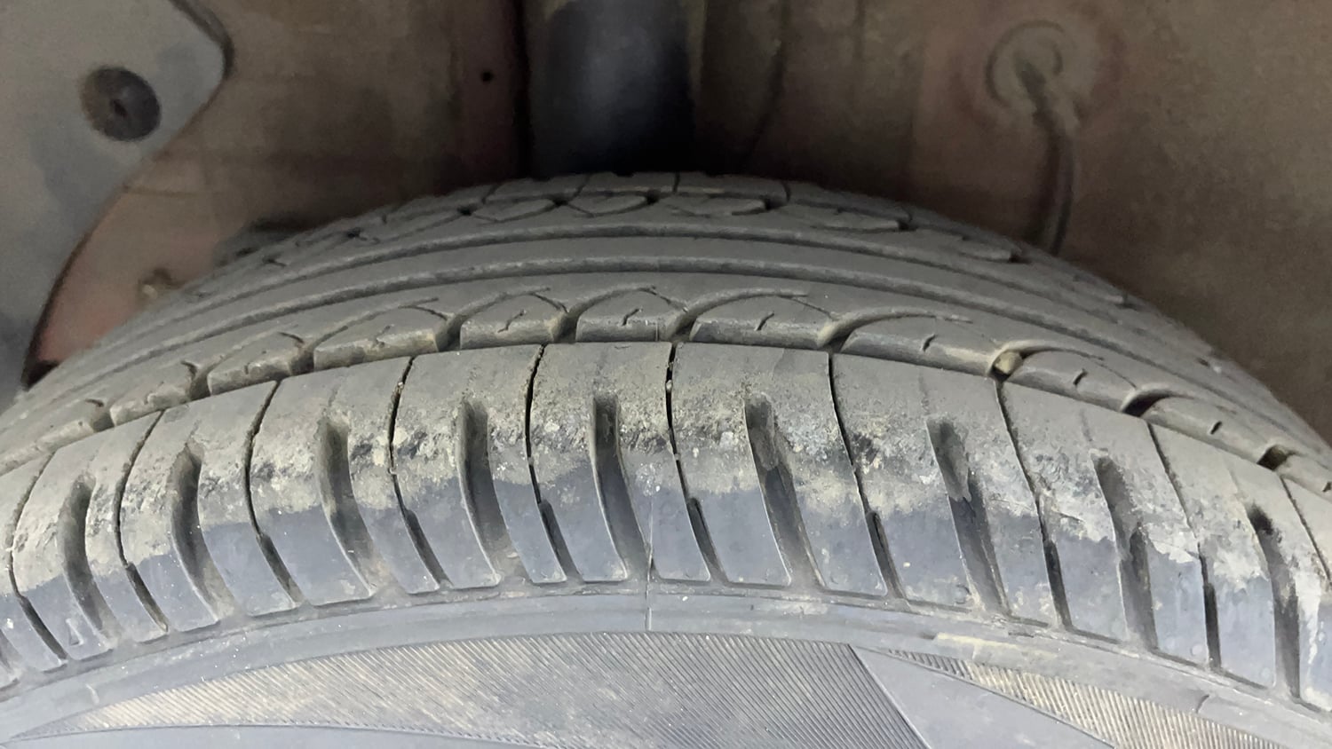 Used 2017 Hyundai Elite i20 Sportz 1.2 Petrol Manual tyres RIGHT REAR TYRE TREAD VIEW