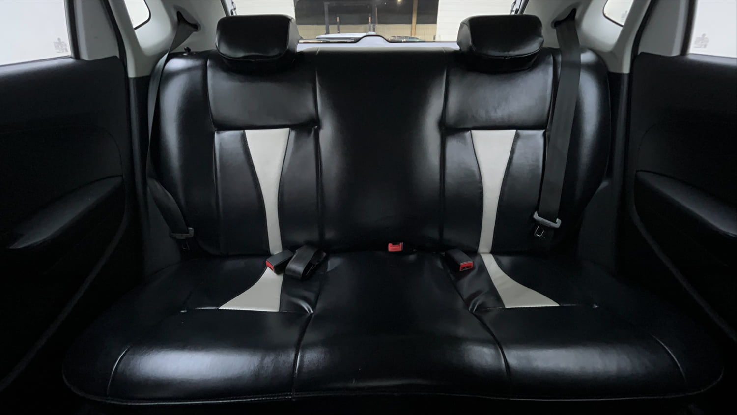 Used 2020 Volkswagen Polo Comfortline Plus 1.0L MPI Petrol Manual interior REAR SEAT CONDITION VIEW