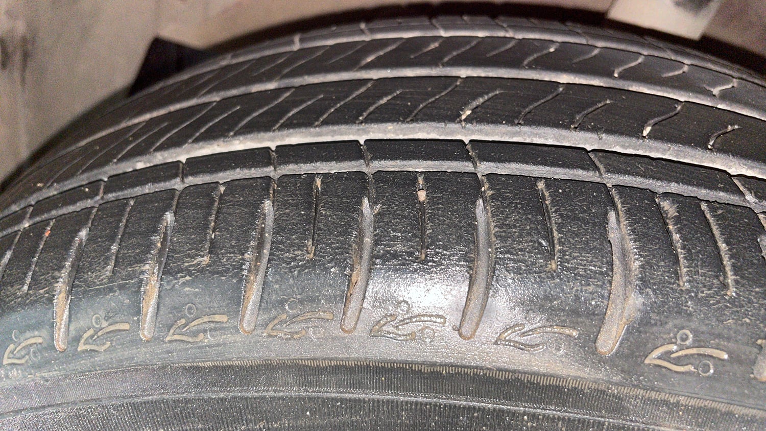 Used 2021 Hyundai Grand i10 Nios Asta AMT 1.2 Kappa VTVT Petrol Automatic tyres LEFT FRONT TYRE TREAD VIEW