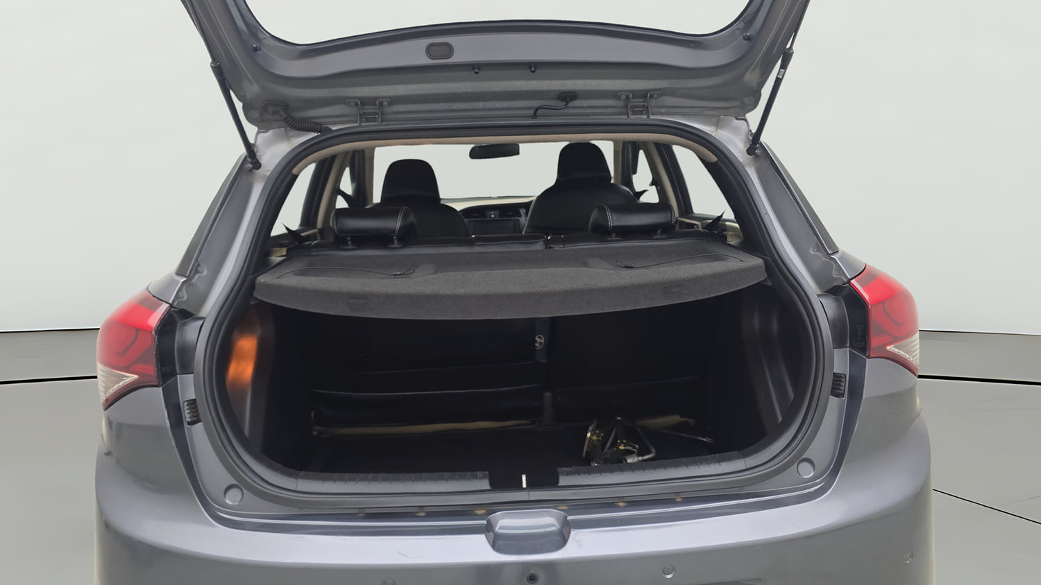 Used 2017 Hyundai Elite i20 Asta 1.4 CRDI Diesel Manual interior DICKY INSIDE VIEW