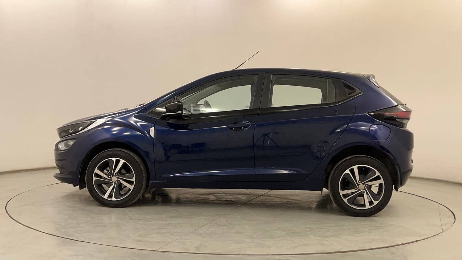 Used 2022 Tata Altroz XZA Petrol Petrol Automatic exterior LEFT SIDE VIEW