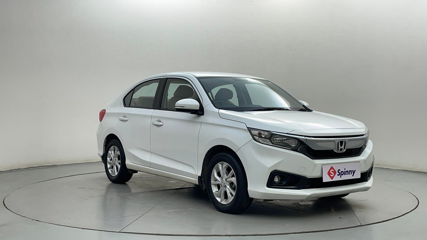 Used 2019 Honda Amaze 1.5 VX CVT Diesel Diesel Automatic exterior RIGHT FRONT CORNER VIEW
