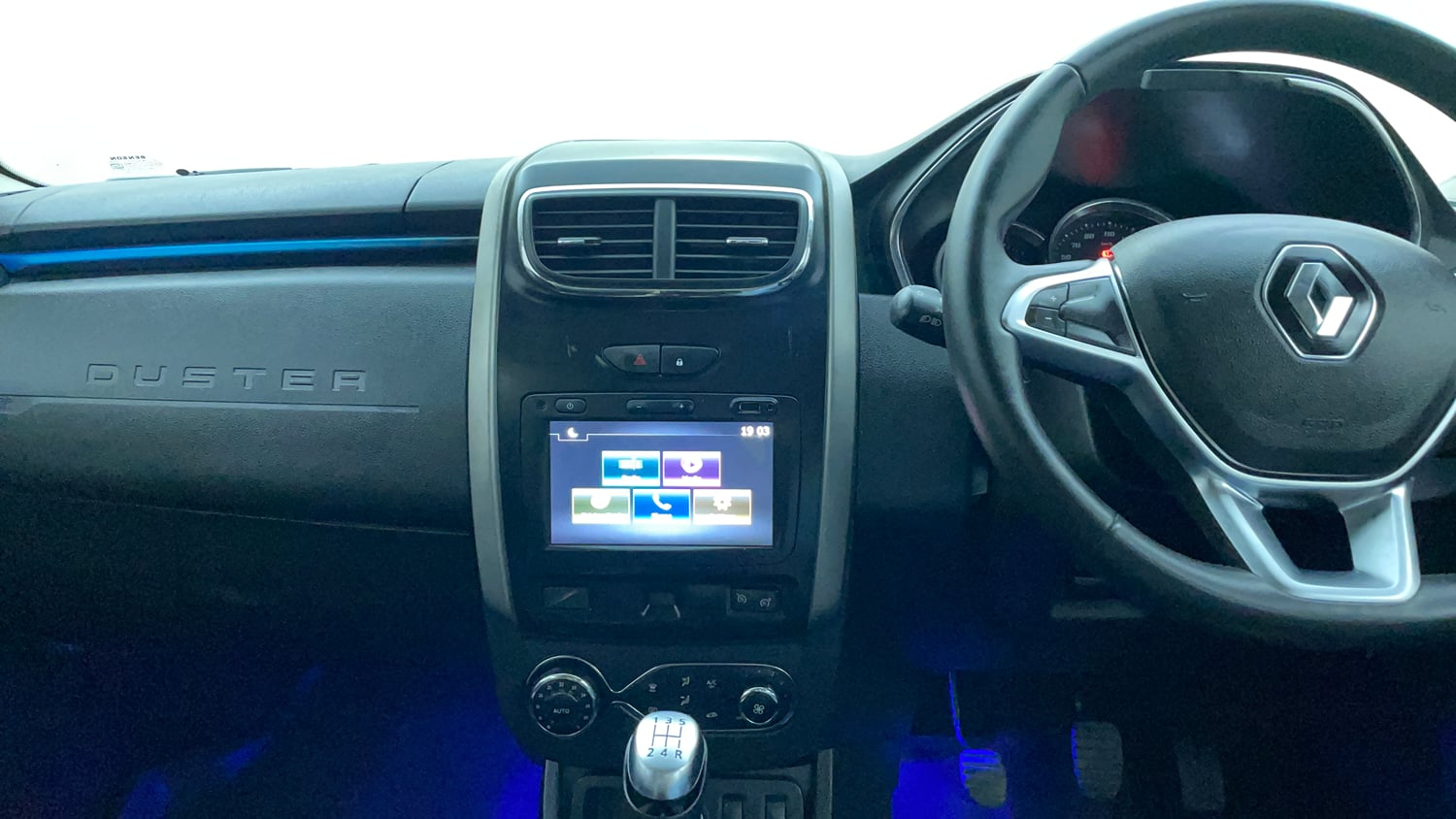 Used 2021 Renault Duster RXZ 1.5 Petrol MT Petrol Manual interior MUSIC SYSTEM & AC CONTROL VIEW