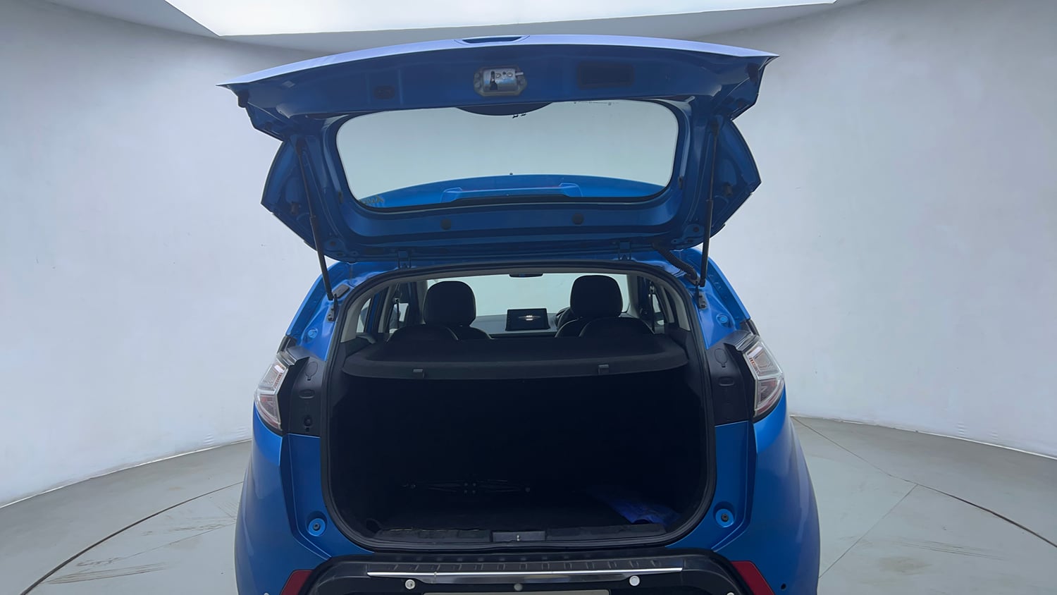 Used 2019 Tata Nexon XMA Petrol Petrol Automatic interior DICKY DOOR OPEN VIEW