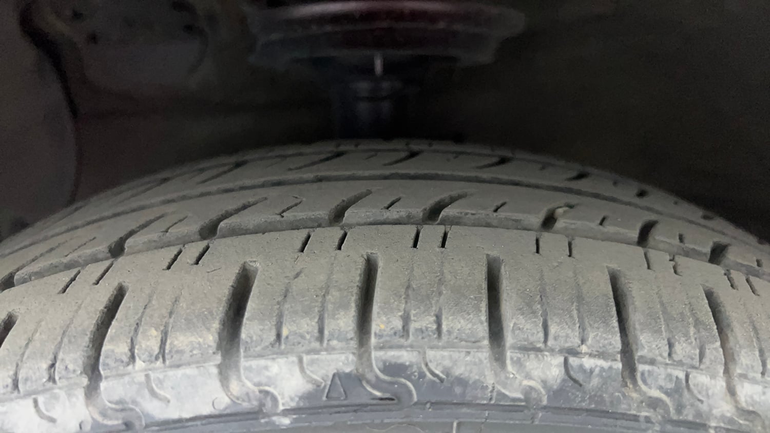 Used 2016 Hyundai Grand i10 Asta 1.2 Kappa VTVT Petrol Manual tyres LEFT FRONT TYRE TREAD VIEW