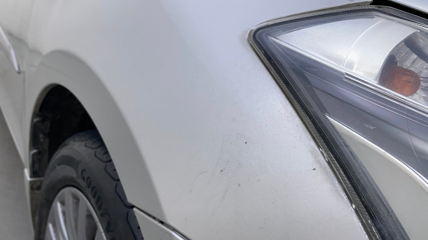 Used 2017 Maruti Suzuki Ciaz ZXi  AT Petrol Automatic dents MINOR SCRATCH