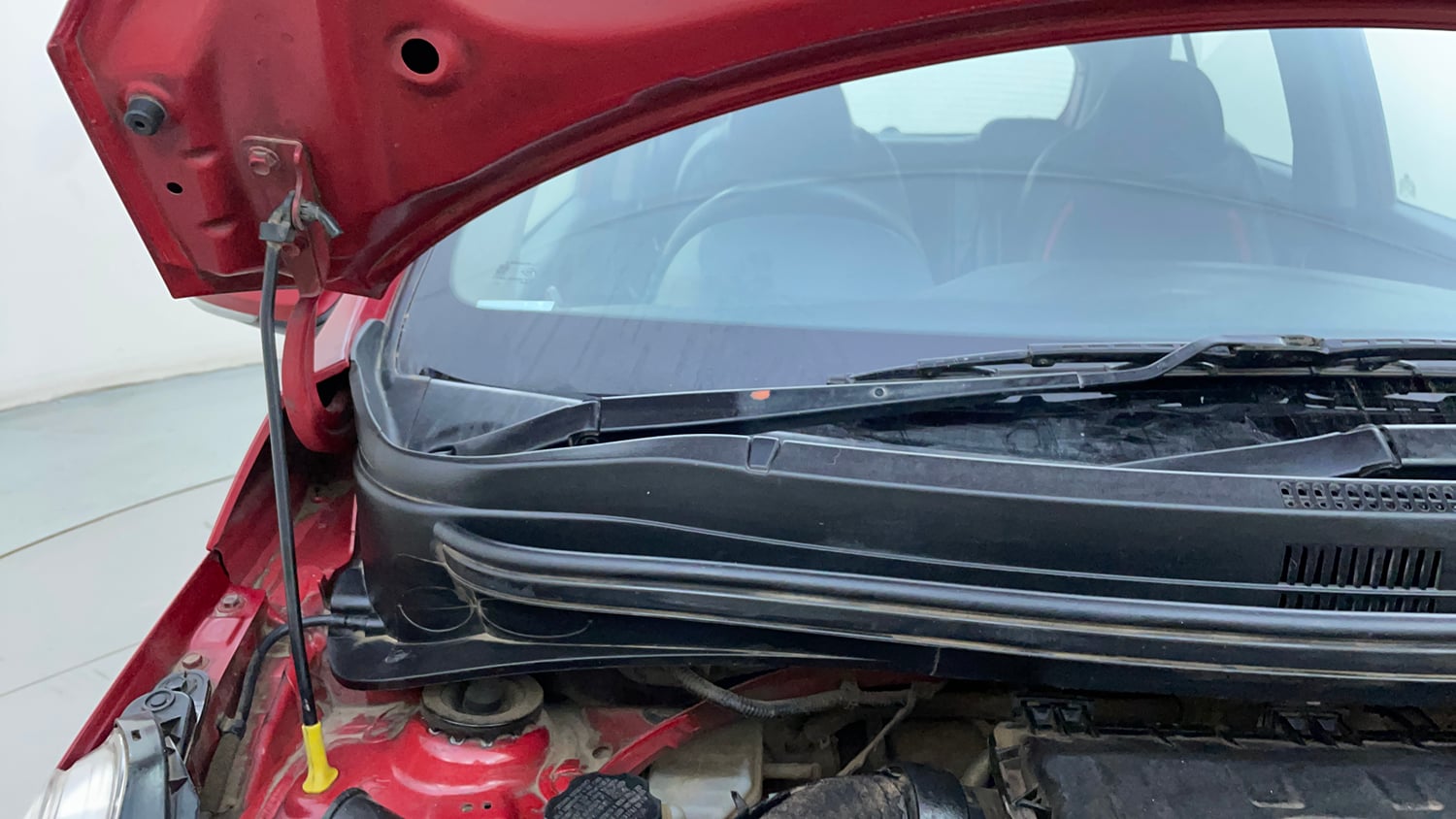 Used 2017 Hyundai Grand i10 Sportz (O) 1.2 Kappa VTVT Petrol Manual engine ENGINE RIGHT SIDE HINGE & APRON VIEW