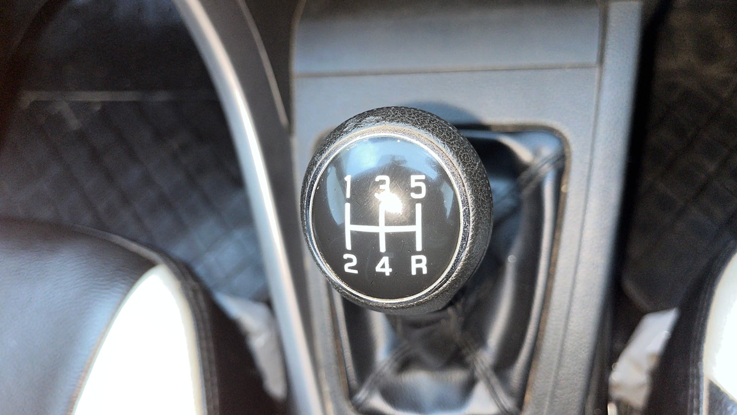 Used 2023 Maruti Suzuki Brezza ZXi Petrol Manual interior GEAR  KNOB VIEW