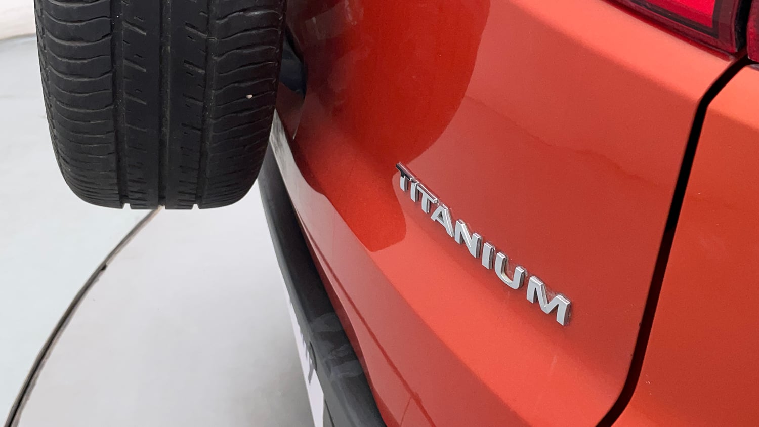 Used 2015 Ford EcoSport Titanium 1.5 Ti-VCT Petrol Manual dents MINOR SCRATCH