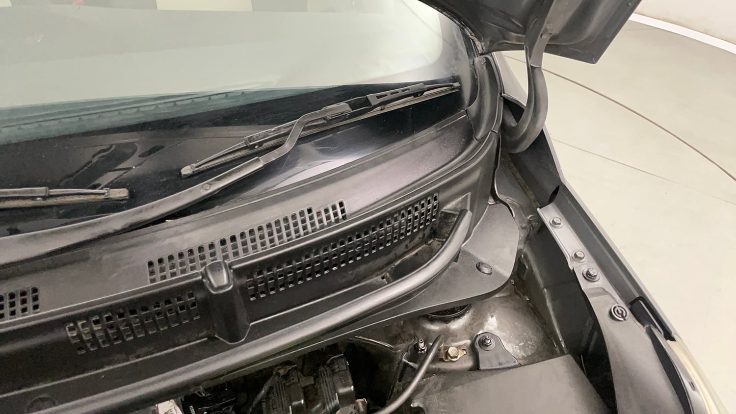 Used 2019 Hyundai Santro Sportz Petrol+CNG (Outside Fitted) Cng Manual engine ENGINE LEFT SIDE HINGE & APRON VIEW
