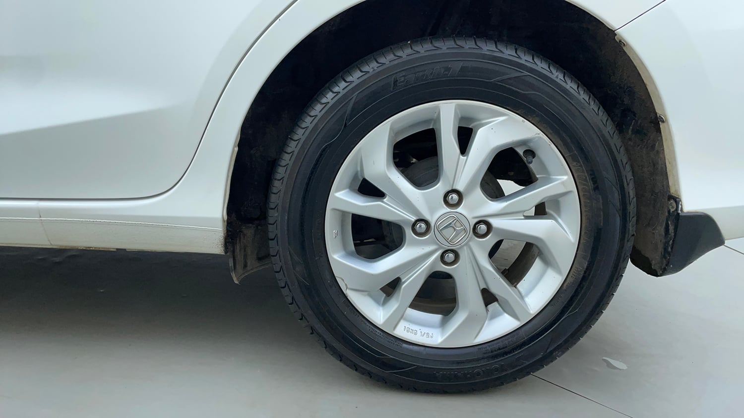 Used 2019 Honda Amaze 1.5 VX CVT Diesel Diesel Automatic tyres LEFT REAR TYRE RIM VIEW